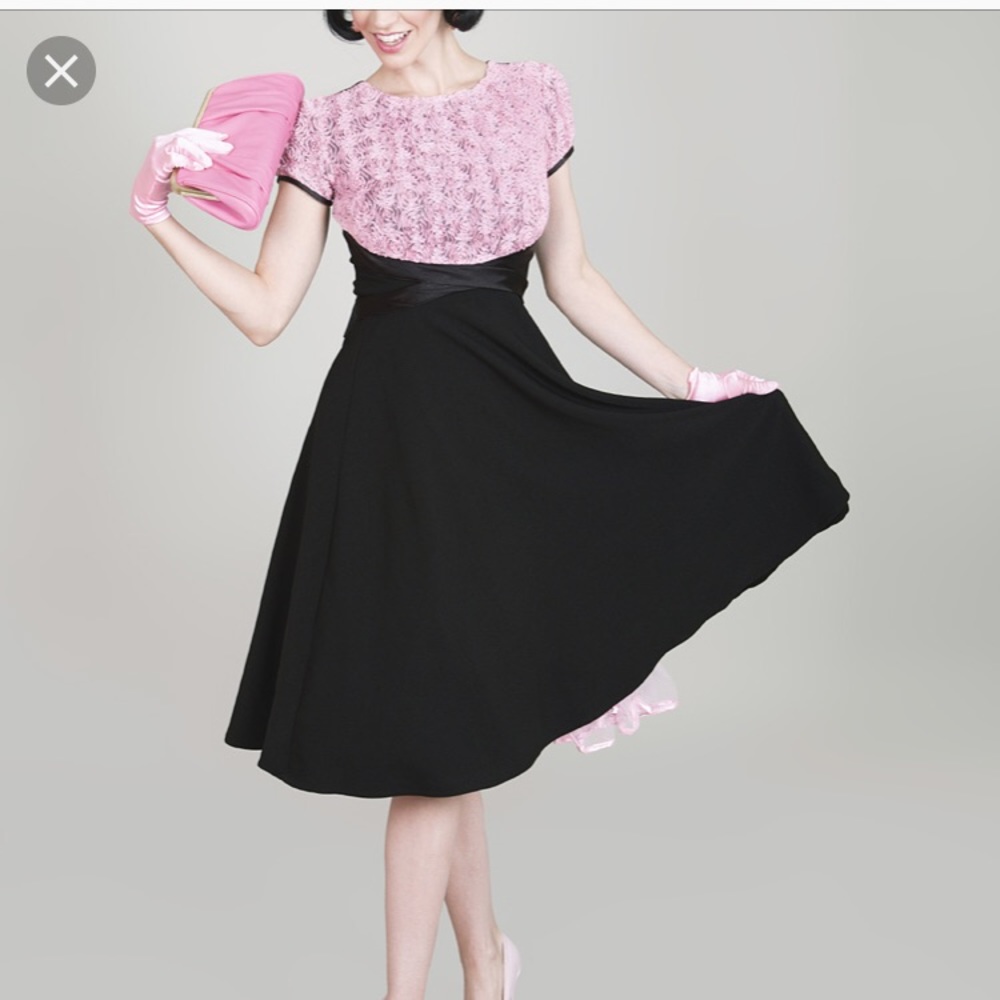 NWT beautiful soft roses Tatyana dress